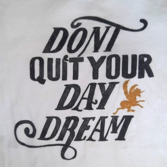 Doe Graphic Fitted Tshirt - Picture 2 of 4